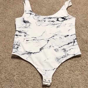 Express Body Contour marble print scoop neck thong bodysuit. size Large